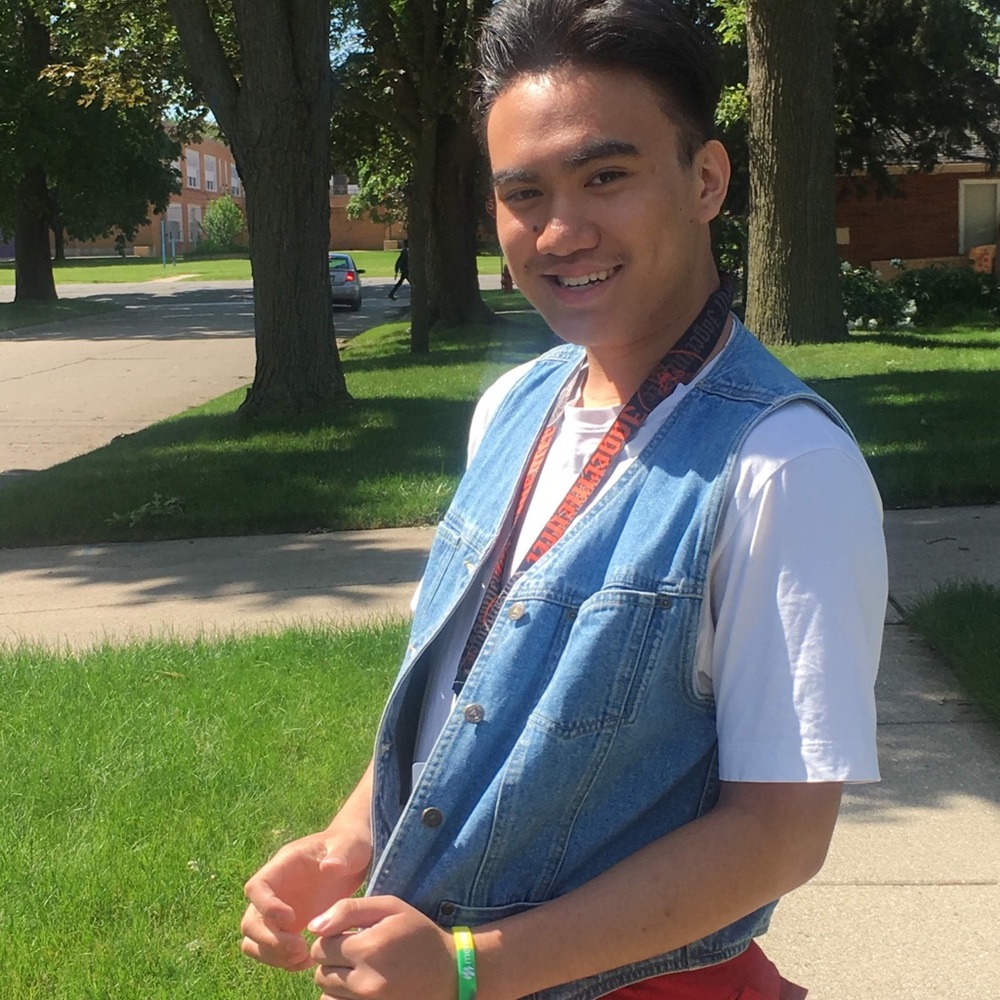 Meet your Posher, Reynato